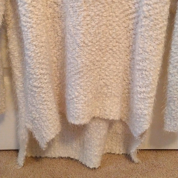 Women's Popcorn Sweater - Picture 4 of 5